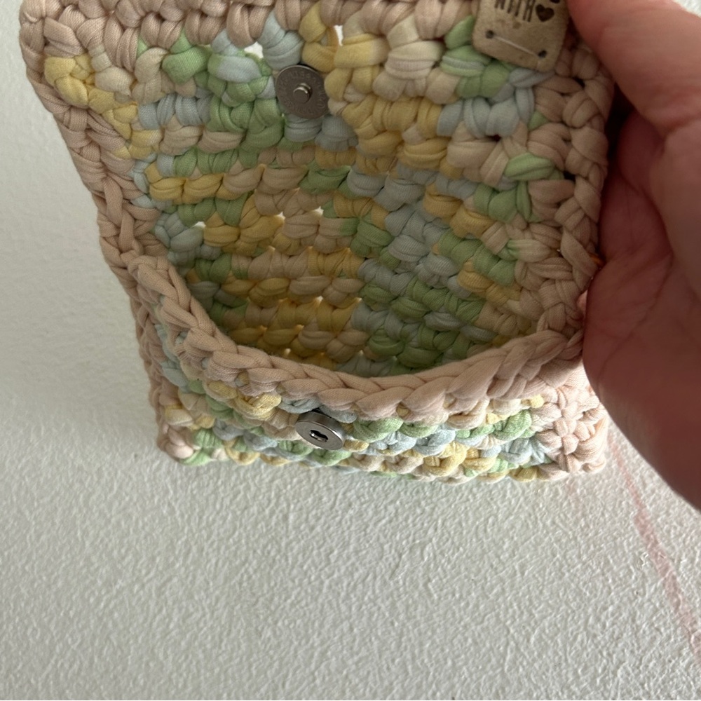 Handmade Crocheted Wristlet Card Wallet in Pastel Yellow & Green - Picture 5 of 5